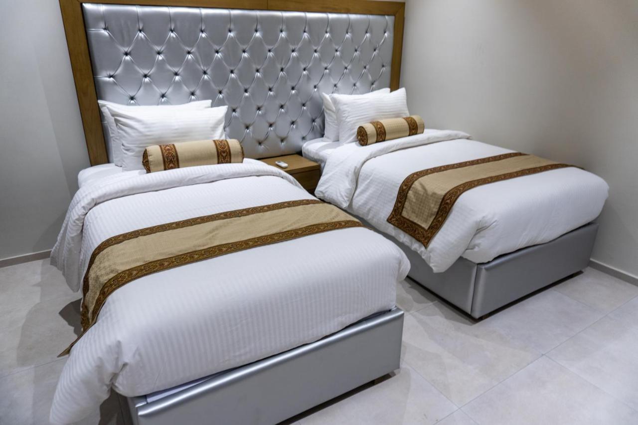 Trivelles Executive Suites Islamabad Esterno foto
